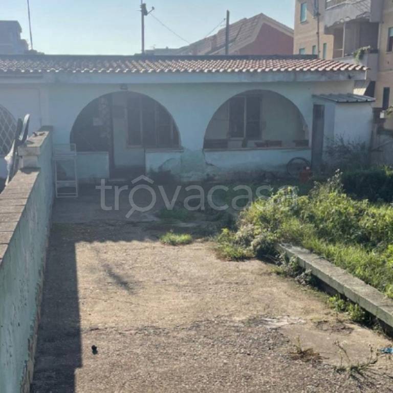 casa indipendente in vendita ad Ardea in zona Marina di Ardea