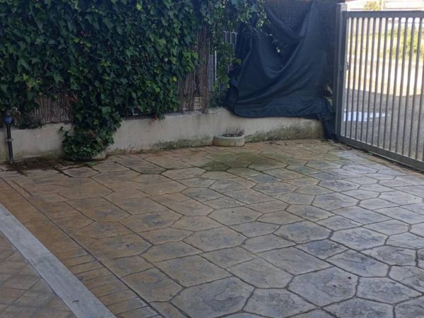 appartamento in vendita ad Ardea in zona Marina di Ardea