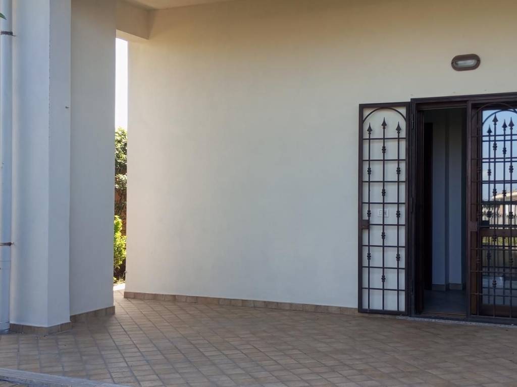 appartamento in vendita ad Ardea in zona Marina di Ardea