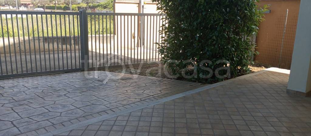appartamento in vendita ad Ardea in zona Marina di Ardea