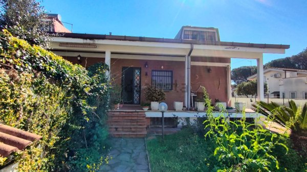 casa indipendente in vendita ad Ardea in zona Lido dei Pini