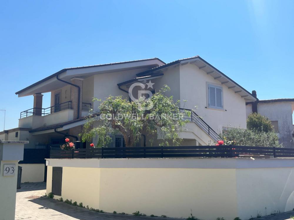appartamento in vendita ad Ardea in zona Nuova California