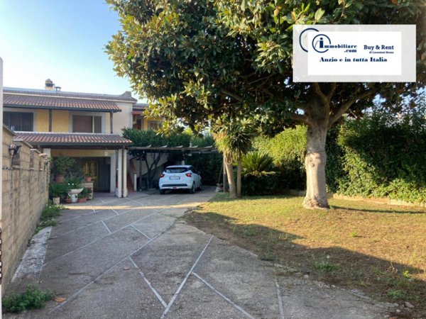 casa indipendente in vendita ad Ardea in zona Banditella