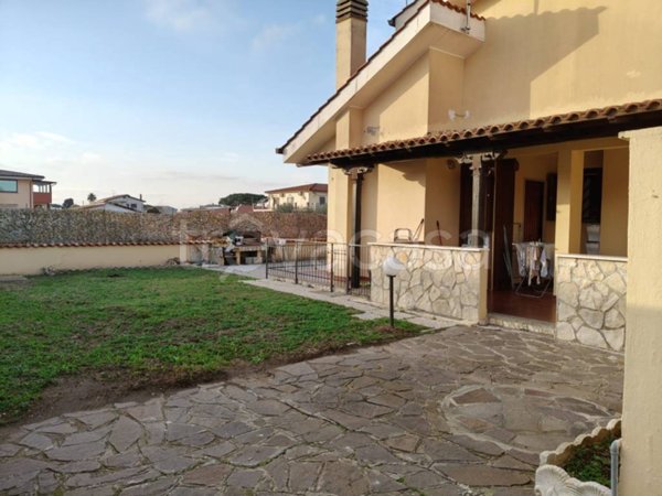 casa indipendente in vendita ad Ardea in zona Nuova Florida