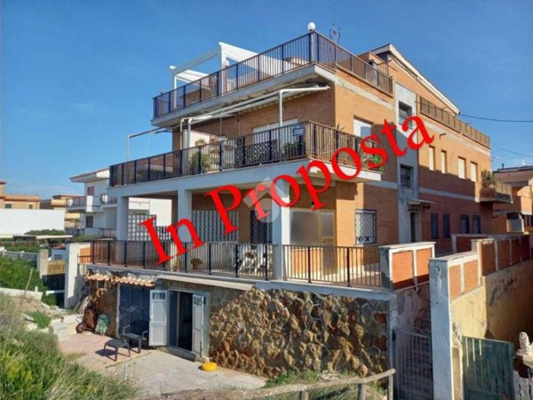 appartamento in vendita ad Ardea in zona Marina di Ardea