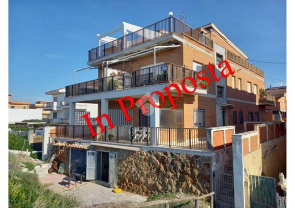 appartamento in vendita ad Ardea in zona Marina di Ardea