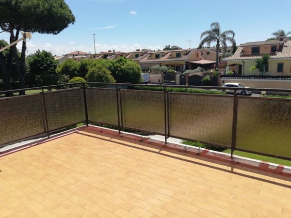 casa indipendente in vendita ad Ardea in zona Marina di Ardea