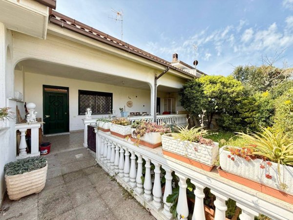 casa indipendente in vendita ad Ardea in zona Nuova Florida