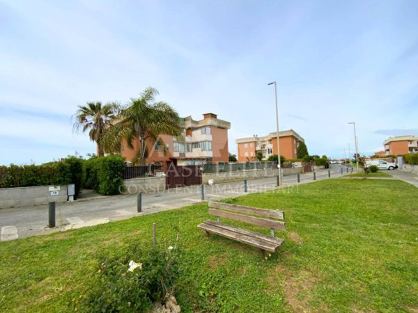 appartamento in vendita ad Ardea in zona Marina di Ardea