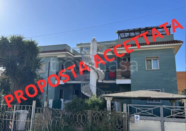 appartamento in vendita ad Ardea in zona Marina di Ardea