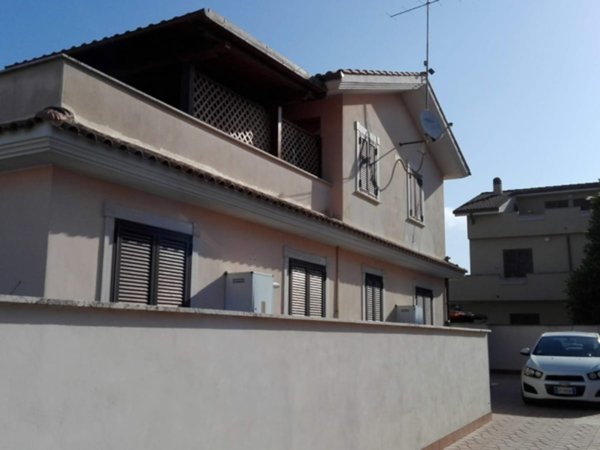 appartamento in vendita ad Ardea in zona Marina di Ardea