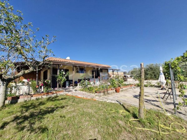 casa indipendente in vendita ad Ardea in zona Nuova California