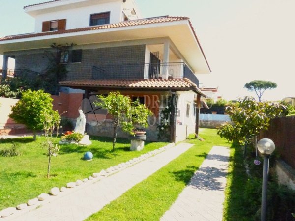 casa indipendente in vendita ad Ardea