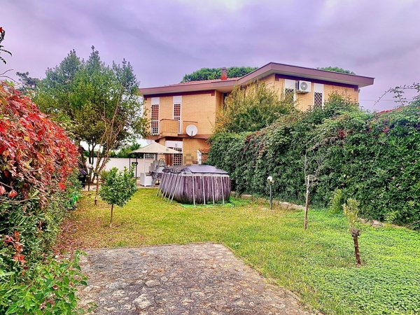 casa indipendente in vendita ad Ardea in zona Colle Romito