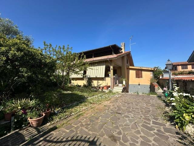casa indipendente in vendita ad Ardea in zona Nuova Florida