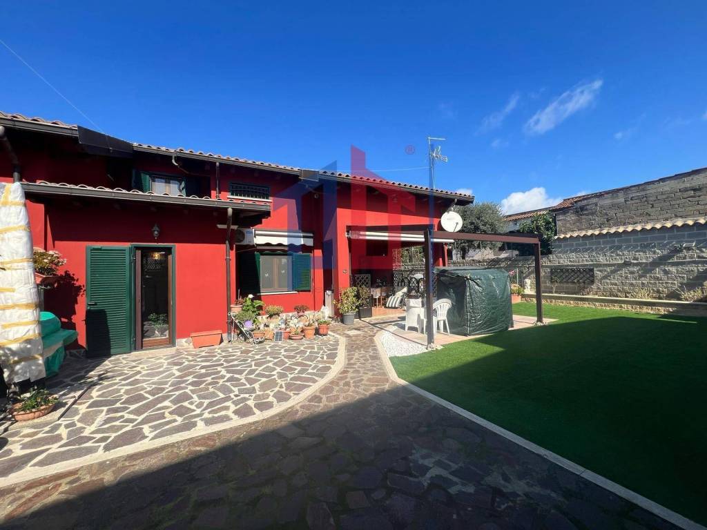 casa indipendente in vendita ad Ardea in zona Nuova Florida