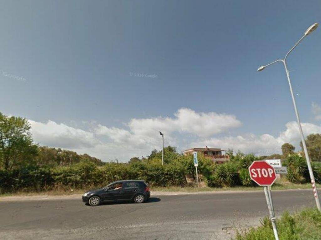 negozio in vendita ad Ardea in zona Nuova Florida