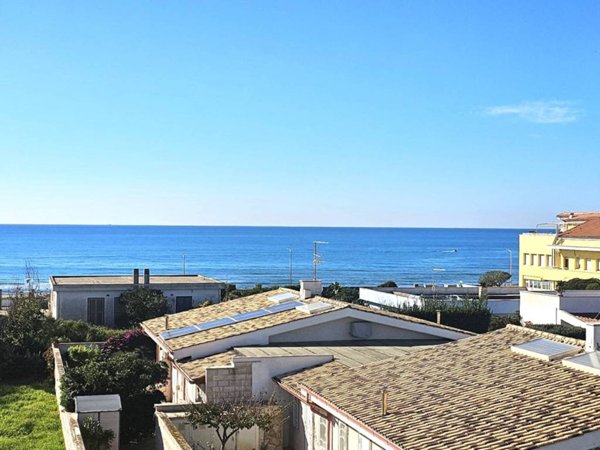 casa indipendente in vendita ad Ardea in zona Marina di Ardea