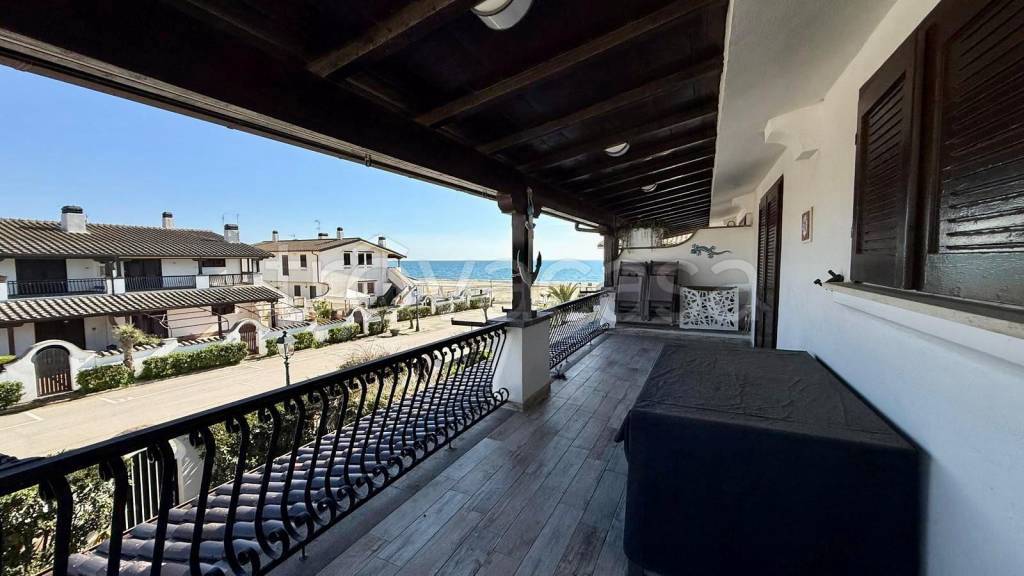 appartamento in vendita ad Ardea in zona Marina di Ardea