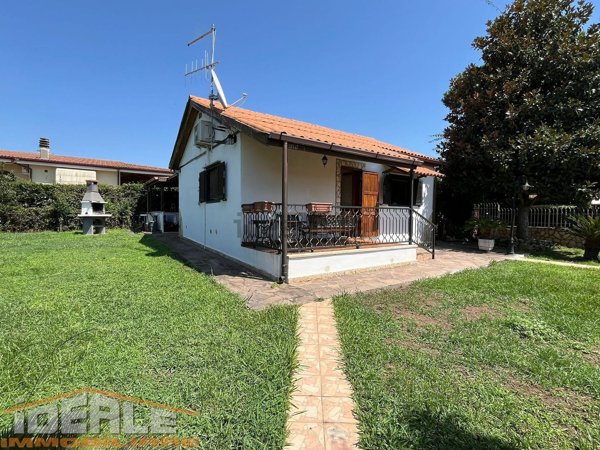 appartamento in vendita ad Ardea in zona Lido dei Pini