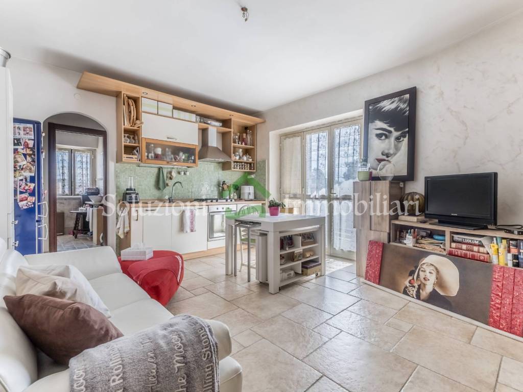 appartamento in vendita ad Ardea in zona Nuova California