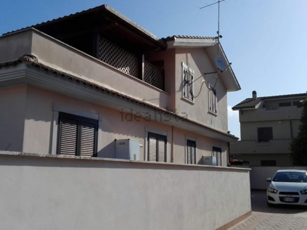 appartamento in vendita ad Ardea in zona Marina di Ardea