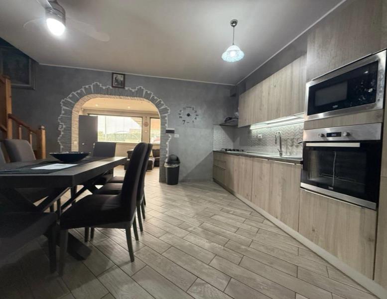 casa indipendente in vendita ad Ardea in zona Lido dei Pini