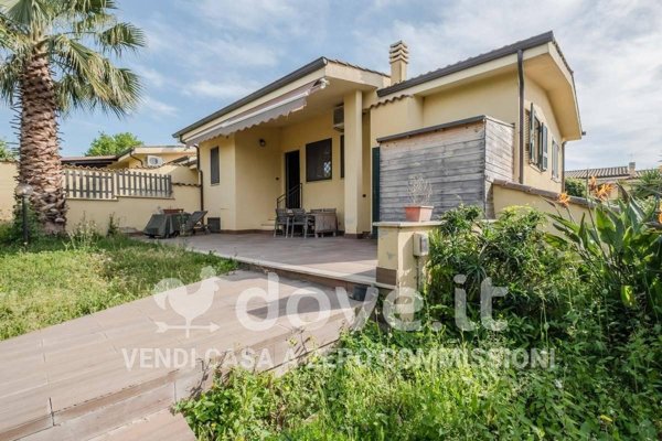 casa indipendente in vendita ad Ardea in zona Banditella