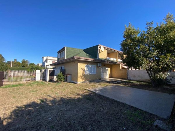 casa indipendente in vendita ad Ardea in zona Nuova California
