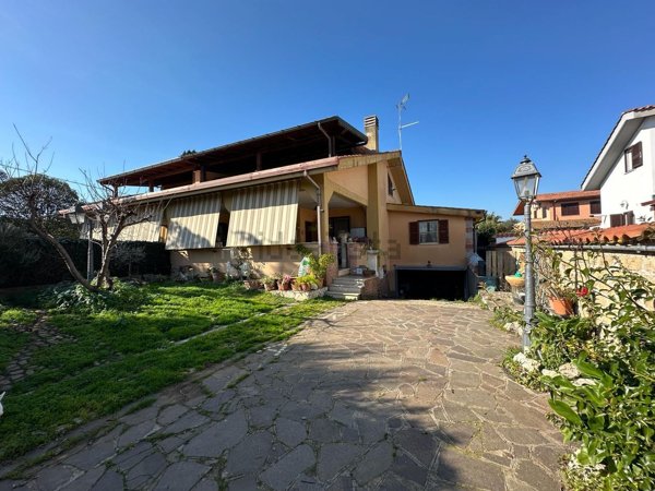 casa indipendente in vendita ad Ardea