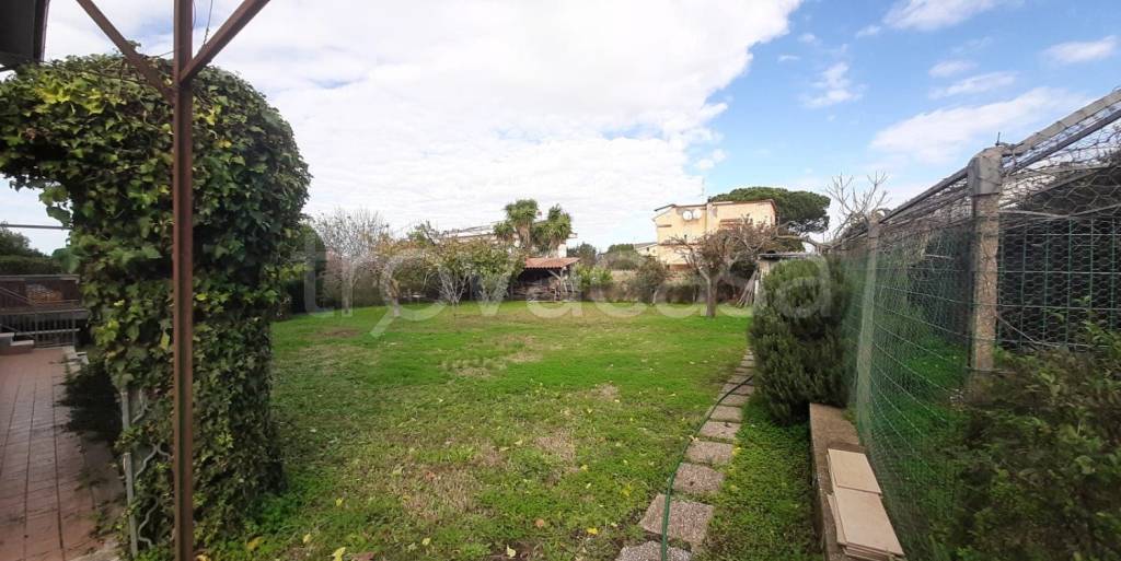 casa indipendente in vendita ad Ardea in zona Nuova California