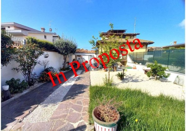 casa indipendente in vendita ad Ardea in zona Nuova Florida
