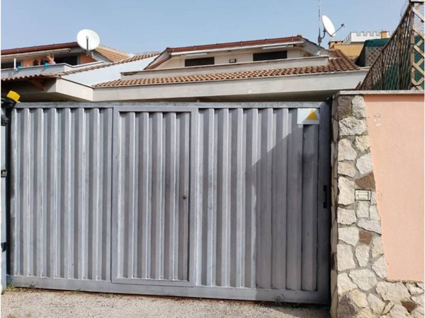 casa indipendente in vendita ad Ardea in zona Nuova California