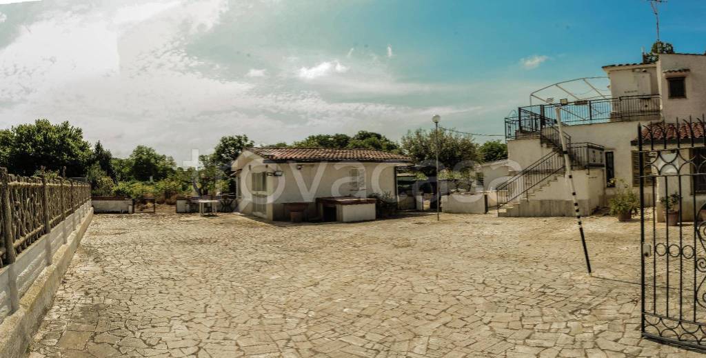 casa indipendente in vendita ad Ardea in zona Banditella