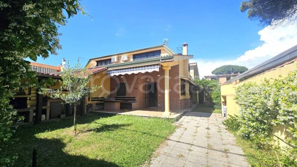 casa indipendente in vendita ad Ardea in zona Marina di Ardea