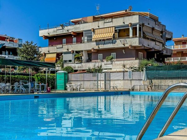 appartamento in vendita ad Ardea in zona Marina di Ardea