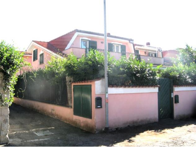 casa indipendente in vendita ad Ardea in zona Colle Romito