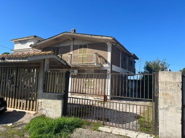 casa indipendente in vendita ad Ardea in zona Banditella