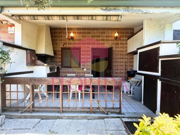 casa indipendente in vendita ad Ardea in zona Colle Romito