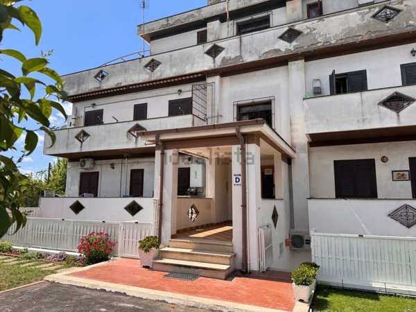 appartamento in vendita ad Ardea in zona Marina di Ardea