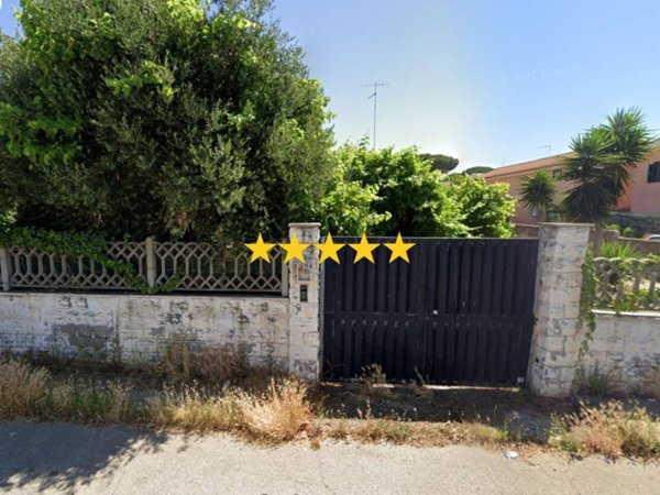 appartamento in vendita ad Ardea in zona Marina di Ardea
