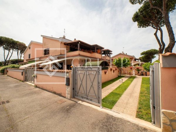 casa indipendente in vendita ad Ardea in zona Colle Romito