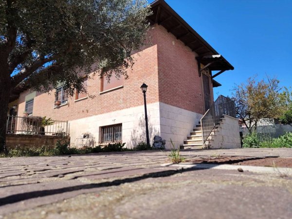 casa indipendente in vendita ad Ardea in zona Nuova California
