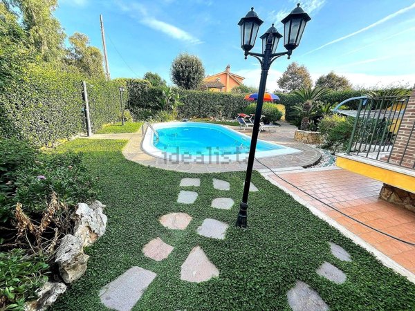 casa indipendente in vendita ad Ardea in zona Nuova Florida