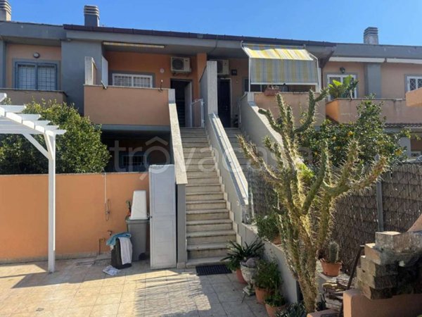 casa indipendente in vendita ad Ardea in zona Marina di Ardea