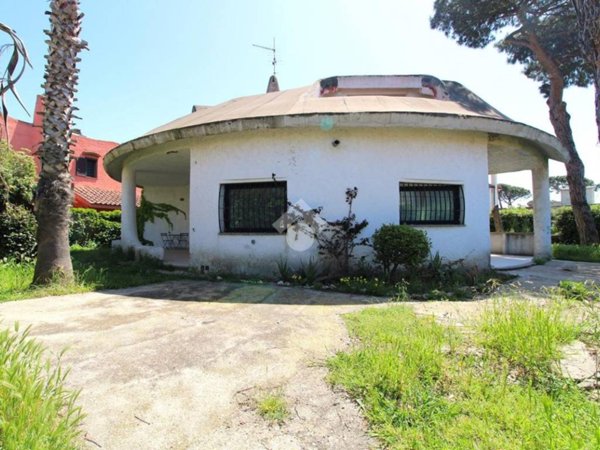casa indipendente in vendita ad Ardea in zona Colle Romito