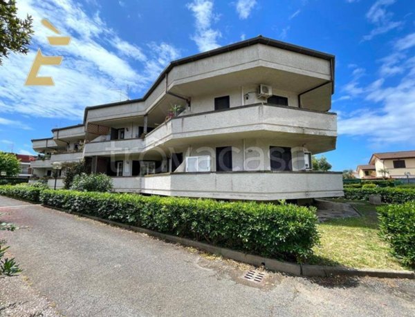 appartamento in vendita ad Ardea in zona Marina di Ardea