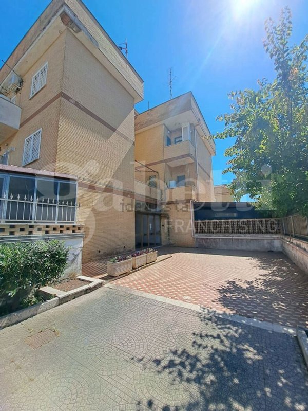 appartamento in vendita ad Ardea in zona Marina di Ardea