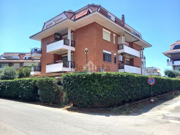 appartamento in vendita ad Ardea in zona Marina di Ardea