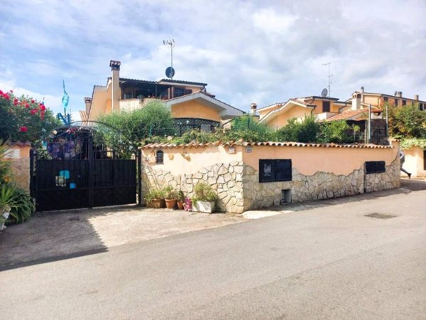 casa indipendente in vendita ad Ardea in zona Nuova Florida